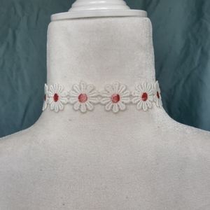 Daisy Crochet Choker Necklace!